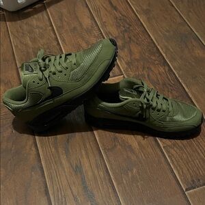 Nike Men's Forest Green Air Max 90
